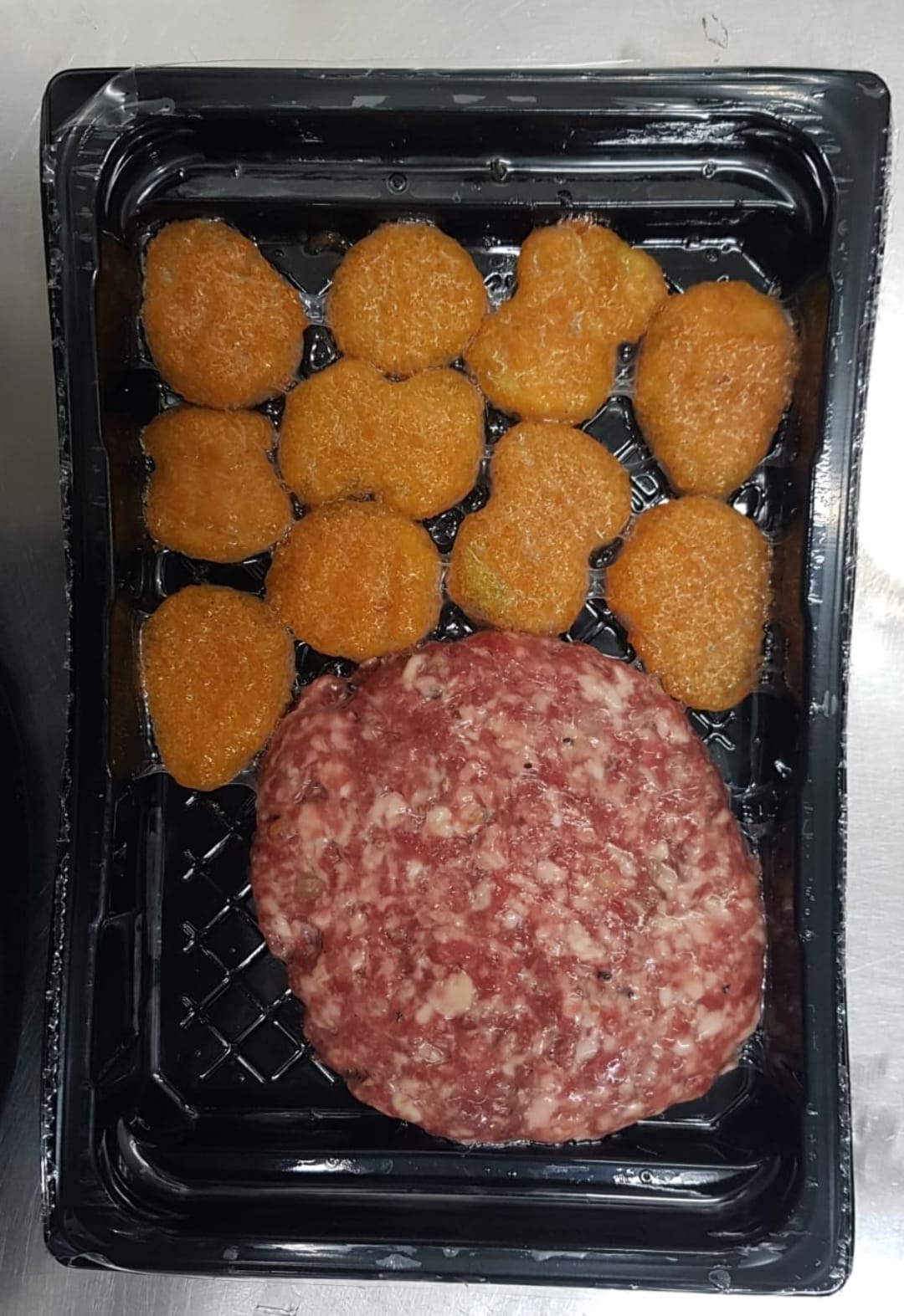 קומבו המבורגר ונאגטס צמחוני (כרובית וברוקולי)