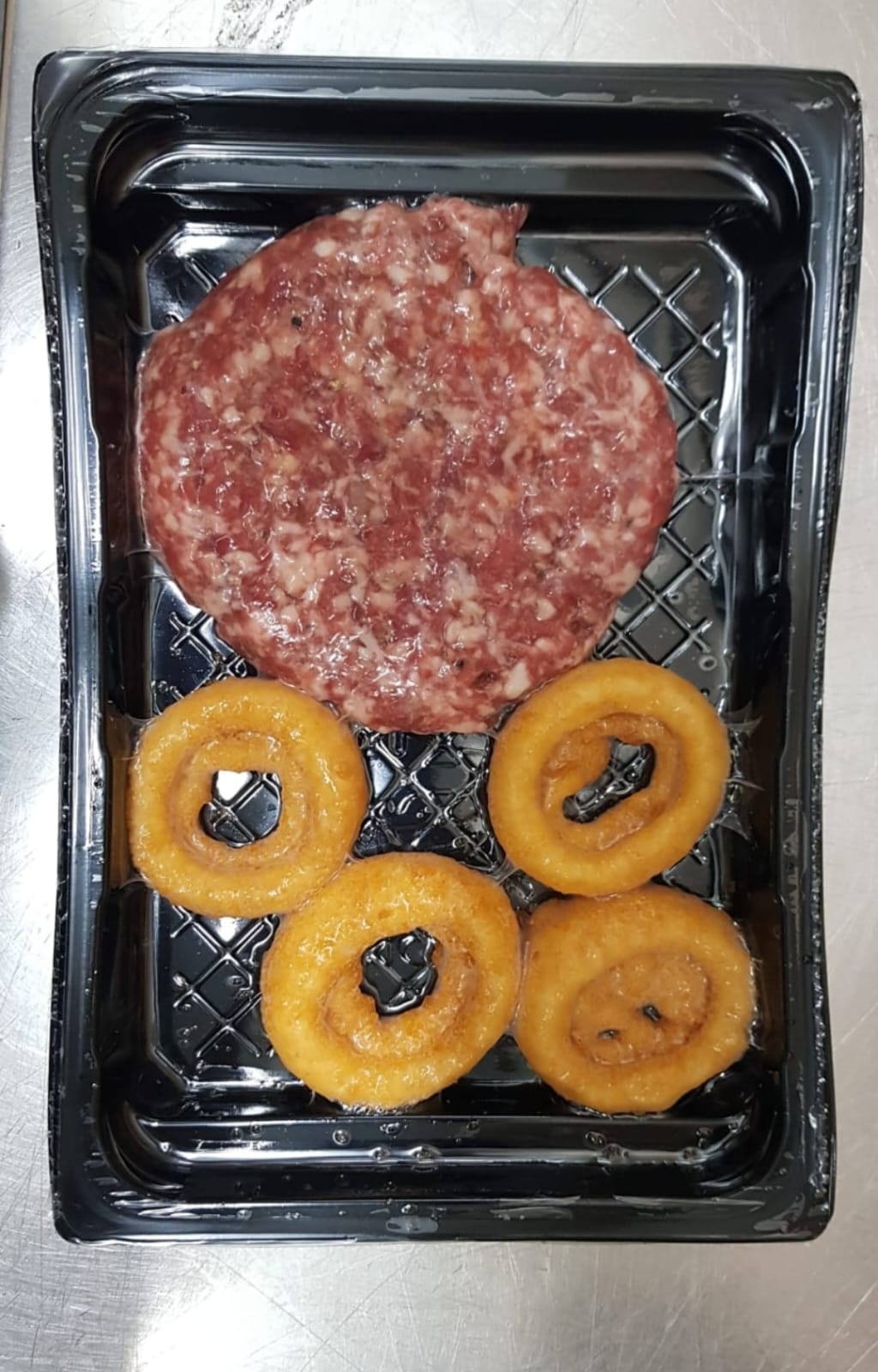 קומבו המבורגר וטבעות בצל